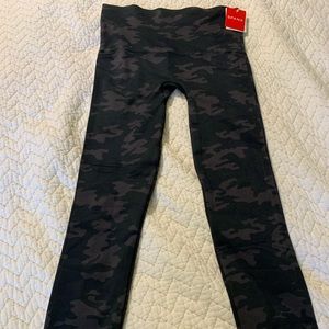 Spanx NWT size medium leggings